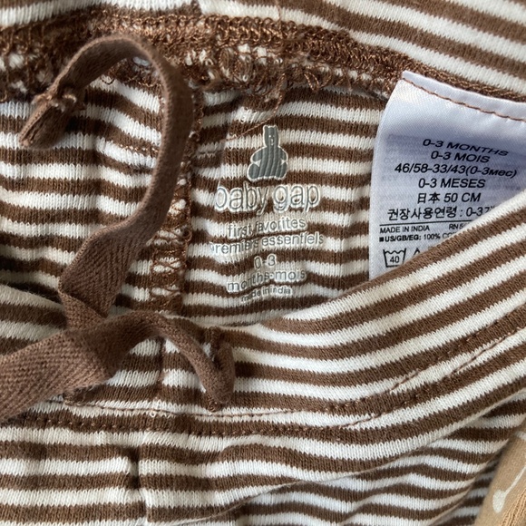 Baby gap pants 0-3 - Picture 2 of 2
